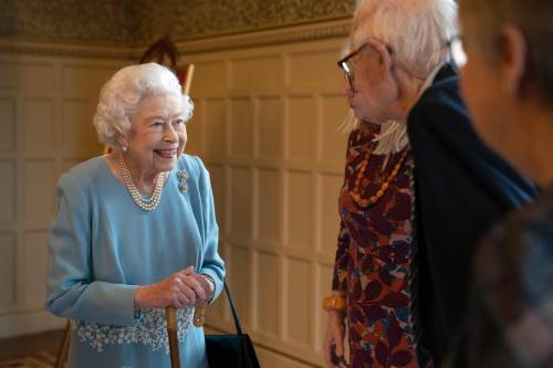 La regina dice addio a Buckingham Palace