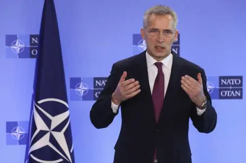 I prossimi 100 giorni favoriscono Putin. Gli Usa: "Kiev decida se cedere territori"