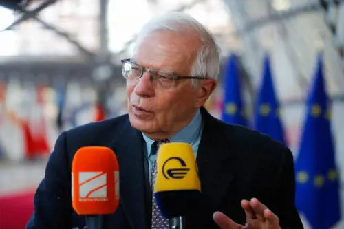 La guerra distrugge la ripresa dell'Italia: il Pil crolla al +2,4%. E rispuntano i vincoli sul debito pubblico