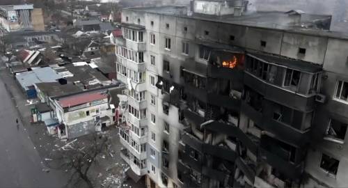 "Lanciano bombe". "Kiev rimanda i colloqui": scambio di accuse tra Russia e Ucraina