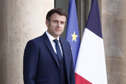La crisi spinge Macron: ecco perché la guerra è un vantaggio per l'Eliseo