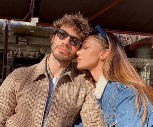 Belen e Stefano De Martino: ora spunta la fede al dito