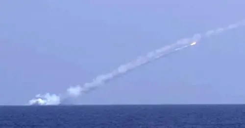 Lancio di missili dai sottomarini: scatta l'offensiva russa dal Mar Nero