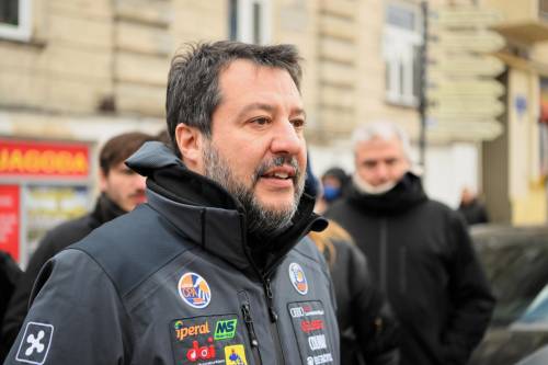 "Propaganda". Ma Salvini mette a tacere Saviano: "Informati"