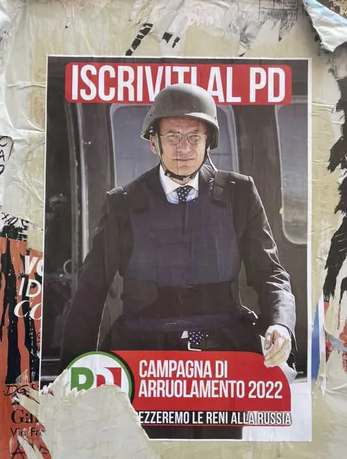 Quei manifesti fake "contro" Letta: il leader Pd contestato pure dalla sinistra