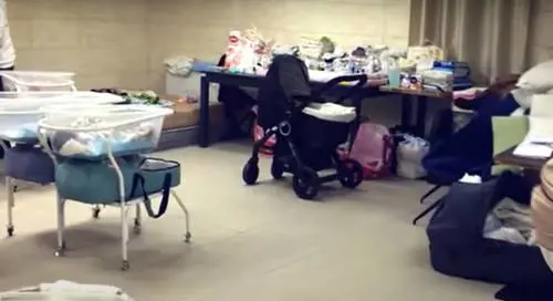 Quel business che va avanti anche sotto le bombe: il bunker delle surrogate a Kiev