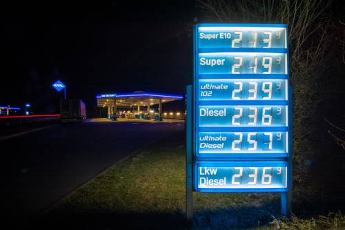 Tagli di 15 cent: cosa può cambiare sul caro carburanti