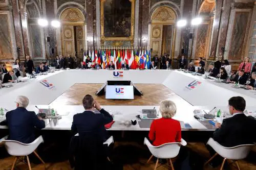 L'ultimo regalo Ue a Francia e Germania: cosa c'è dietro le "case green"