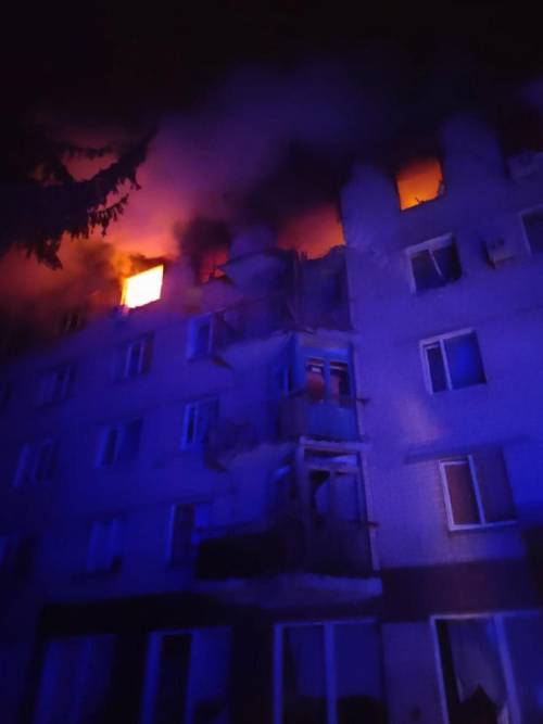 Ucraina in fiamme: 1.200 corpi in strada e bombe sull'istituto nucleare