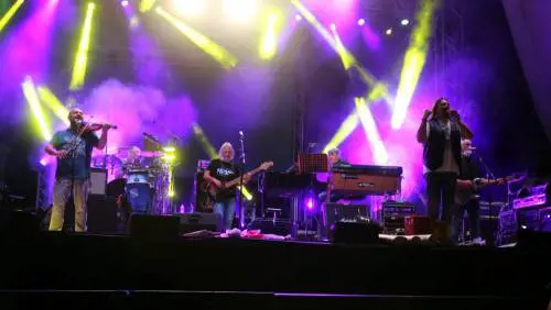 "Noi, sempre Nomadi. E con la nostra musica diciamo no alla guerra"