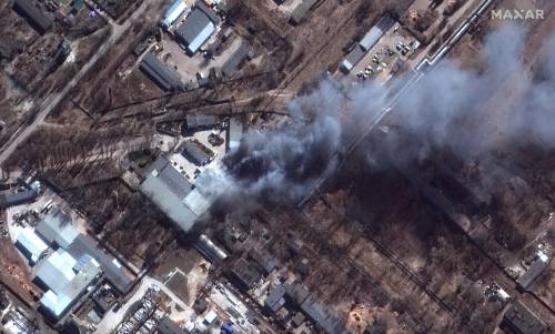 Raffica di raid sull'Ucraina: bombe a 100 chilometri dall'Ue