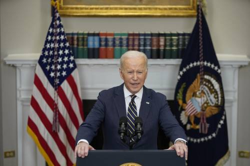 Washington alza il tiro: "Più armi e aerei a Kiev". E Biden volerà in Europa