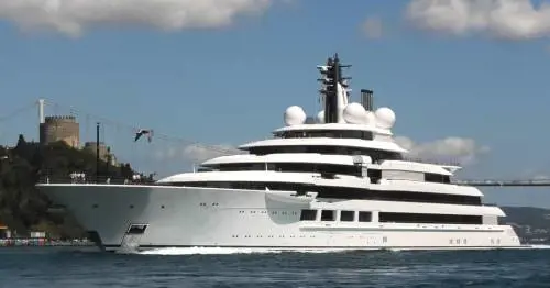 Congelato lo "yacht di Putin": lo Scheherazade bloccato in Italia