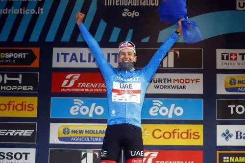 Il cannibale Pogacar si prende la Tirreno
