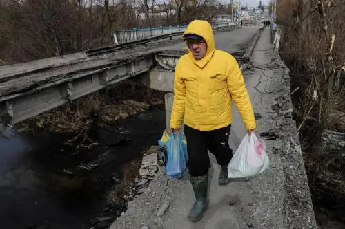 Attacco a 40 km dal confine Ue: Leopoli sotto le bombe