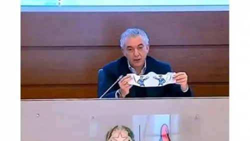 A2a smaltirà più di 218 milioni di mascherine inutilizzate comprate da Arcuri