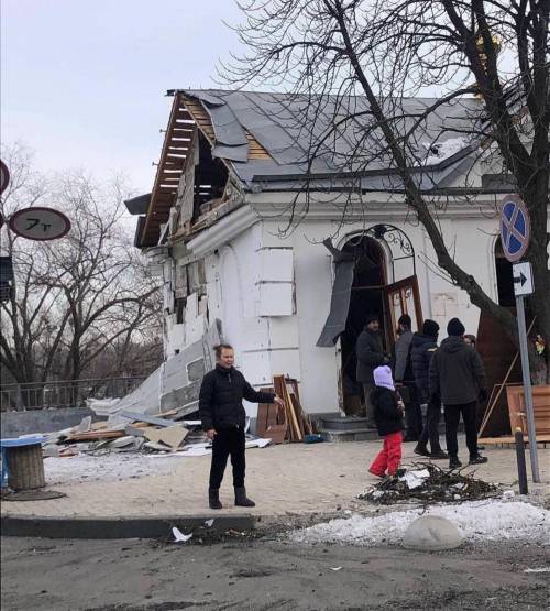 La navi russe prendono di mira Odessa: pioggia di missili a Sud