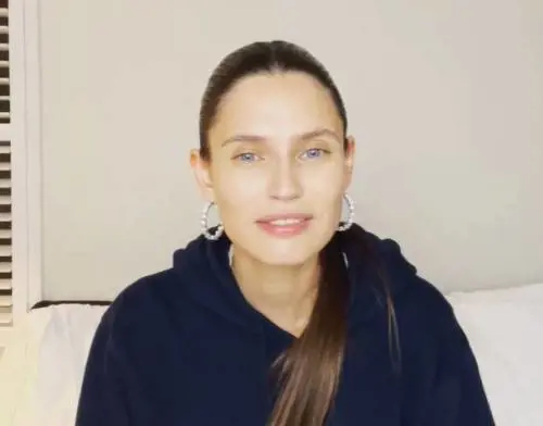 Bianca Balti: "Non ho bisogno di un compagno per avere figli. Ho congelato gli ovociti"