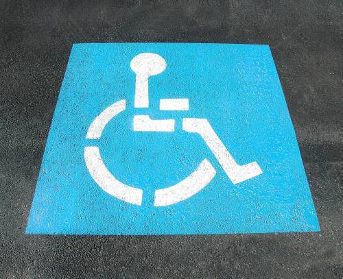 Afragola, minacciato di morte per un posto auto riservato ai disabili