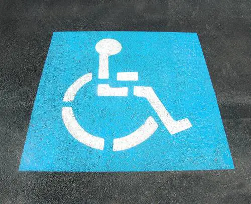Afragola, servizio trasporto disabili sospeso: incubo per centinaia di persone 