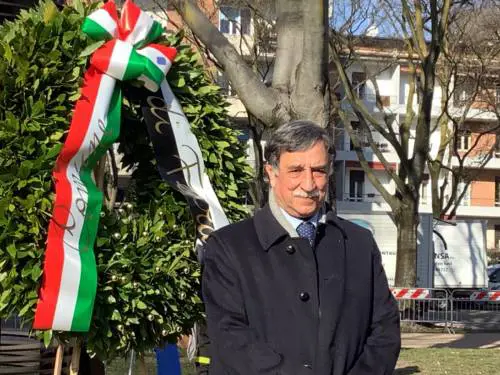 "50 anni di orgoglio". La dura risposta del generale: così zittisce gli insulti