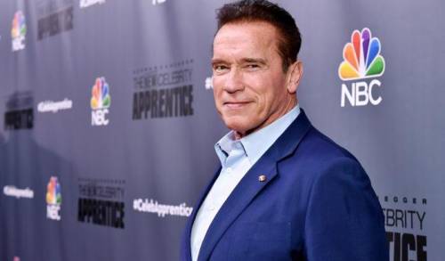Schwarzenegger ai russi: "Non è la vostra guerra, ribellatevi"
