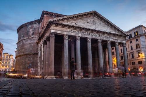 Roma tra piazze e luci d'artista