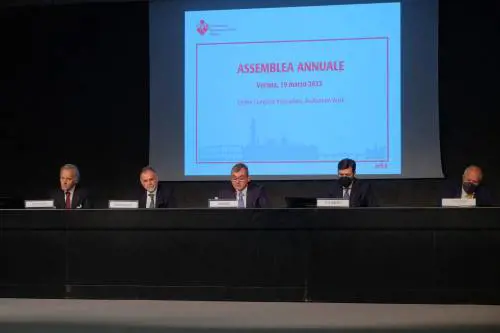 "Via l'Imu per le fiere, rimodulare il Pnrr per il turismo"