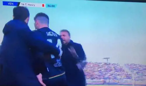 Lite furibonda Zanetti-Henry a Venezia: "Meglio che stai zitto..."