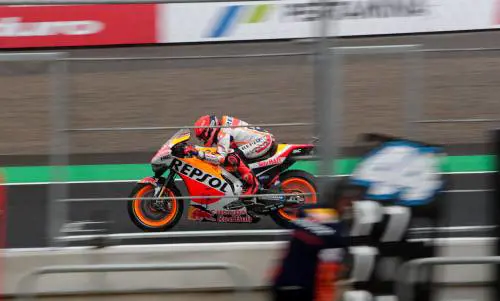 Marquez accerchiato e quelle parole di Vale