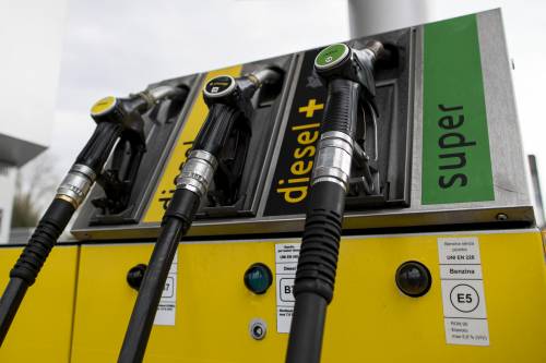 Scattano i controlli della Gdf sulla benzina: chi rischia grosso