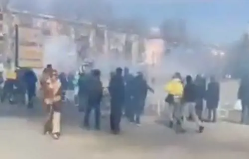 "Sparano sui manifestanti": cresce la resistenza anti-russa nelle città occupate