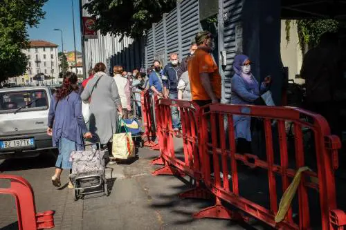 "Vieni, ti aiuto io". E il 79enne stuprava le straniere alla mensa dei poveri