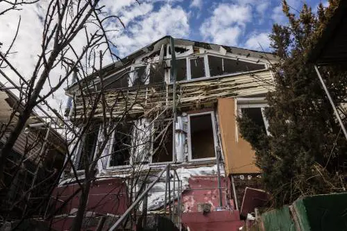 Bombe contro Odessa. Kherson, spari sui civili. Mariupol è un cimitero