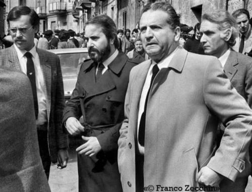 I magistrati Falcone, Cassarà e Chinnici sul luogo dell'omicidio di Pio La Torre