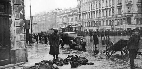 Da Leningrado a Kiev, il ritorno dell'assedio. Ma stavolta Putin è dalla parte sbagliata