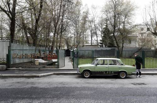 "Renault evita le sanzioni": cosa sta facendo in Russia