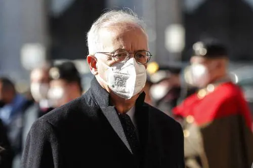 Veltroni punta alto e sfida Hanna Arendt. Con "La scelta" ha scritto la banalità del Bene