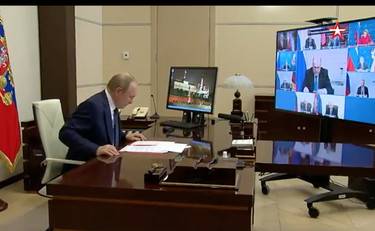 Il video che non convince: cosa fa il super-ministro di Putin...