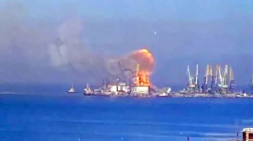 Il "buco nero" nel porto: la nave colpita stravolge le mosse dello Zar