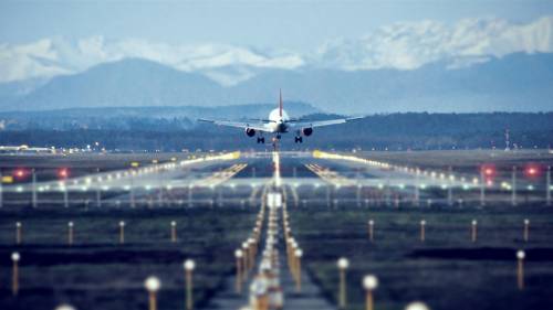 Aeroporti: Sea riduce le perdite, ricavi +31,9%