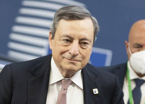 Draghi: "Troppe resistenze". Ma vede un'intesa per maggio "Cerco la pace, sentirò Putin"
