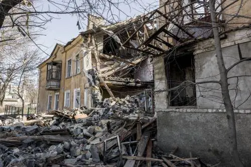 Pioggia di 70 razzi contro le città. Incendi e allarme vicino a Chernobyl 