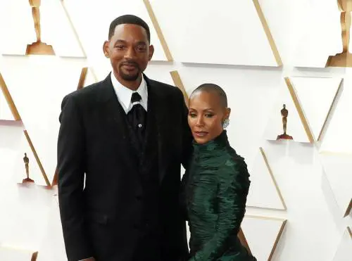 Will Smith chiede scusa a Chris Rock. Ma ora rischia molto