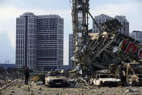 Raid a tappeto per stroncare Kiev: la nuova strategia dello Zar