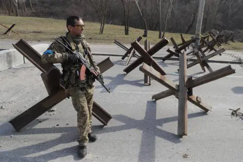 Il tiro al bersaglio sui palazzi di Kiev. "Cadaveri a peso, non si contano più"