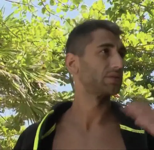 La lite con Zequila poi la minaccia del fratello di Belen: “Voglio tornare a casa”