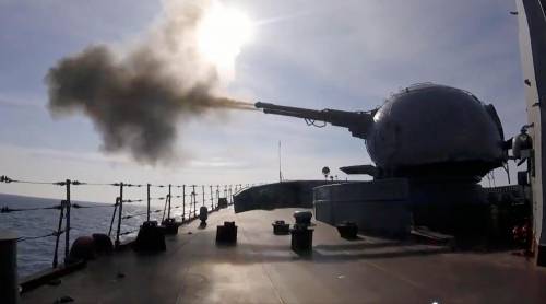 Droni e aerei spia sul Mar Nero: "caccia" all'Admiral Makarov?