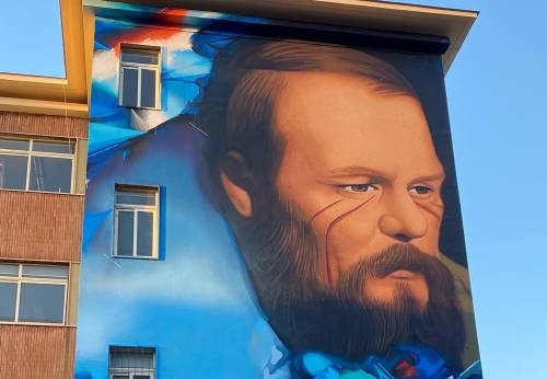 Putin loda un murale napoletano dedicato a Dostoevskij: "Mi dà speranza"