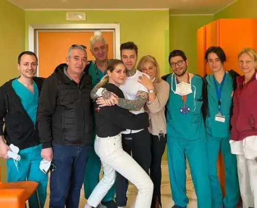 "Mi hanno salvato la vita". Le prime parole di Fedez dopo le dimissioni